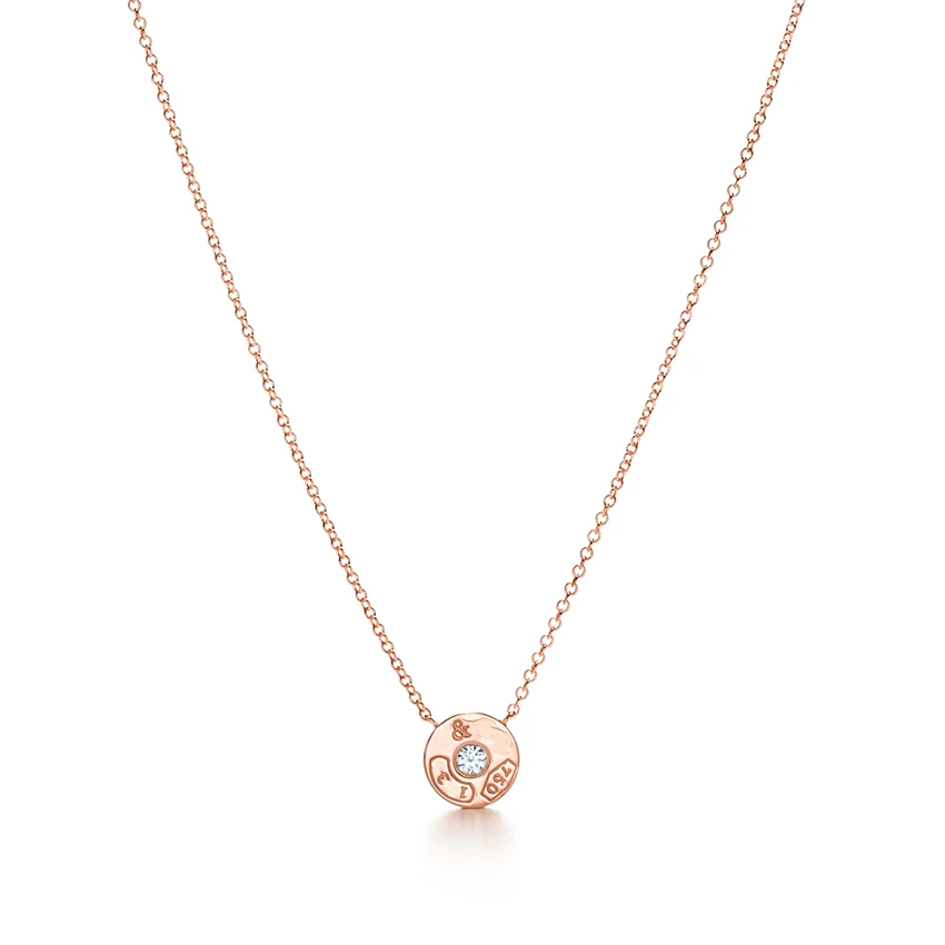 

Fashion boutique personality zircon ornaments circular pendant necklace