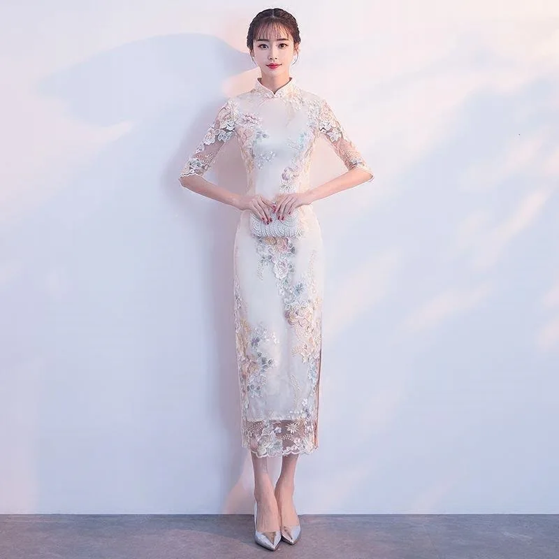 

Платье-Ципао женское атласное средней длины, Элегантный Приталенный сарафан в китайском стиле, с цветочной вышивкой и разрезом, весна-лето