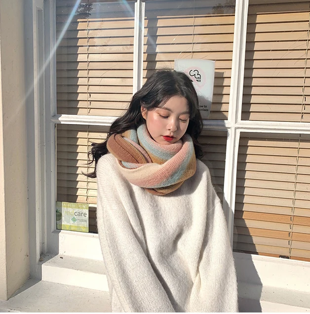 Женский новый теплый шарф в радужную полоску| |