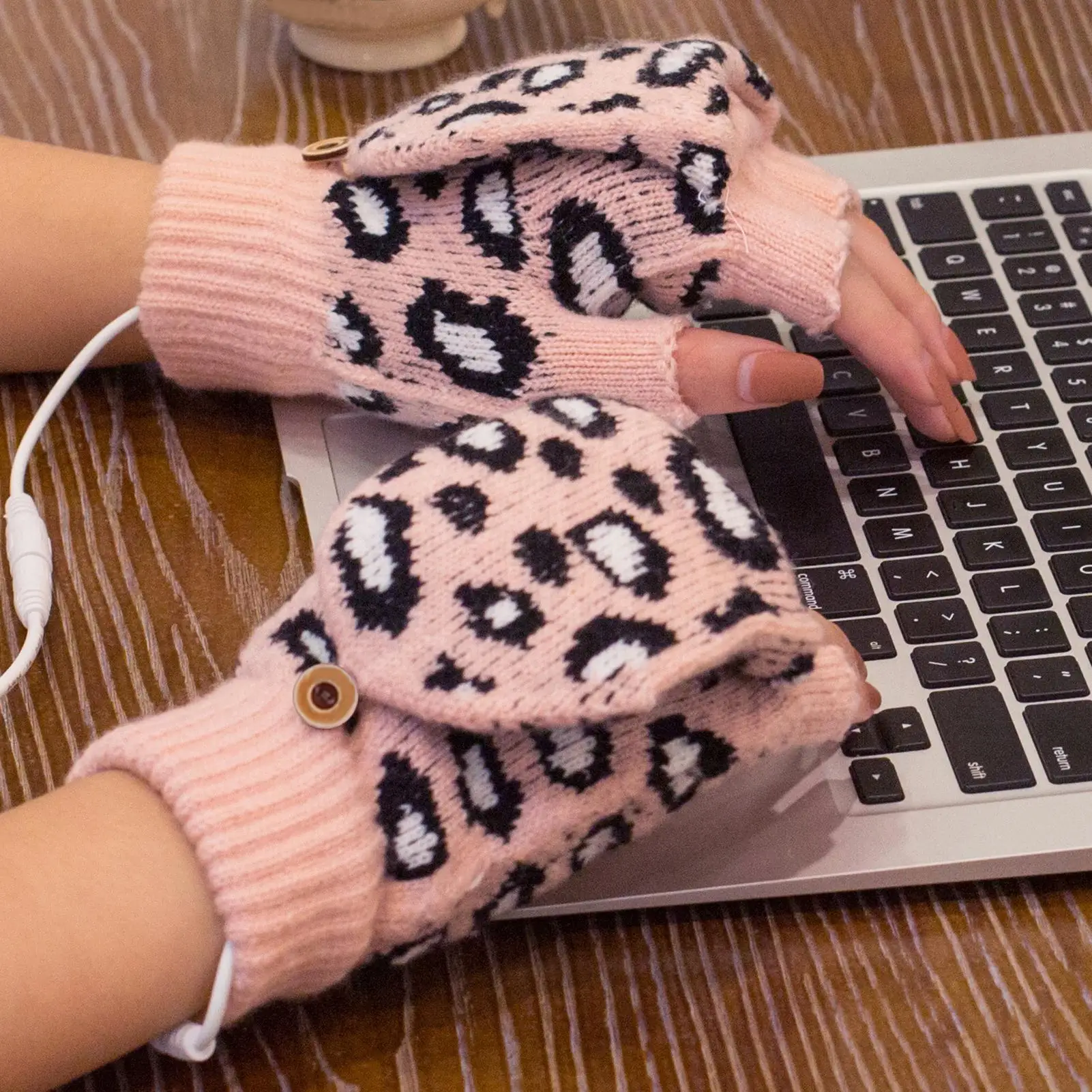 

Leopard Knitted USB Heated Unisex Temperature Adjustable Split Finger Gloves