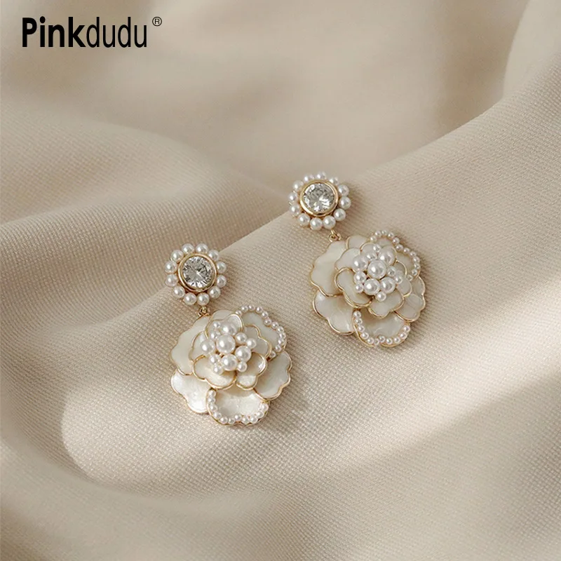 

Женские серьги-гвоздики с жемчугом, в виде цветка