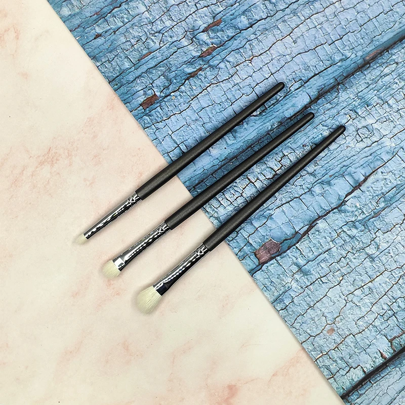 

3Pcs Eye Makeup Brush Set Eyeshadow Concealer Nose Shadow Stipple Brush Eye Patch Beginner Makeup Tool