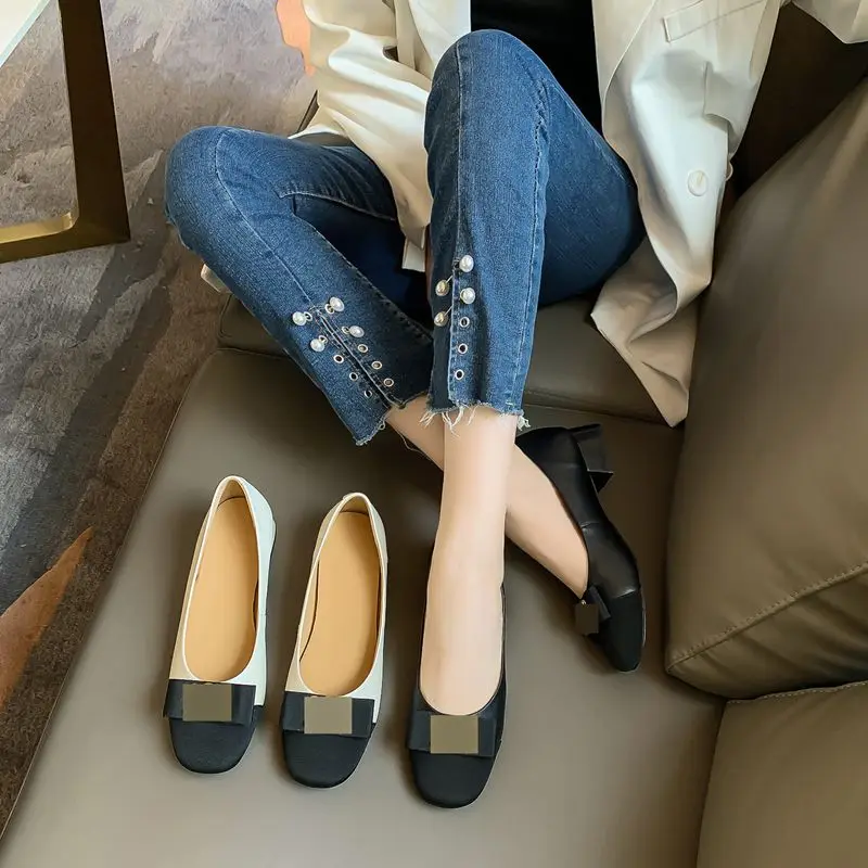 

The first layer of leather small shoes 2021 spring shallow mouth low heel color matching small fragrance style women's shoes