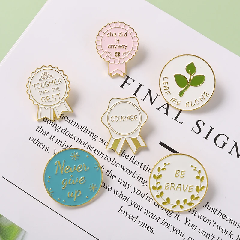 Белая медаль эмалированная булавка зеленые растения Листья Броши металлическая