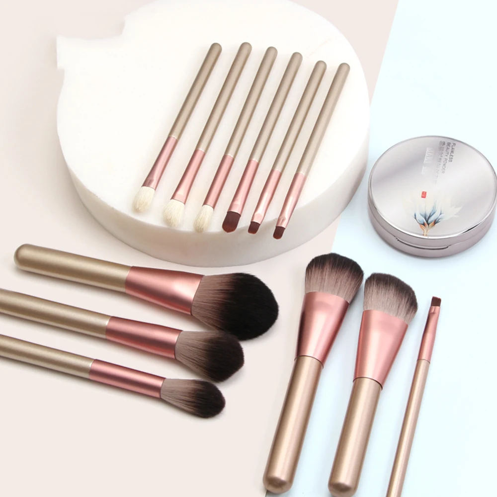 

12pcs Makeup Brush Cosmetic Powder Highlighter Eye Shadow Eyelash Comb Shading Lip Foundation Blush Tool SetSoft Hair Maquiagem