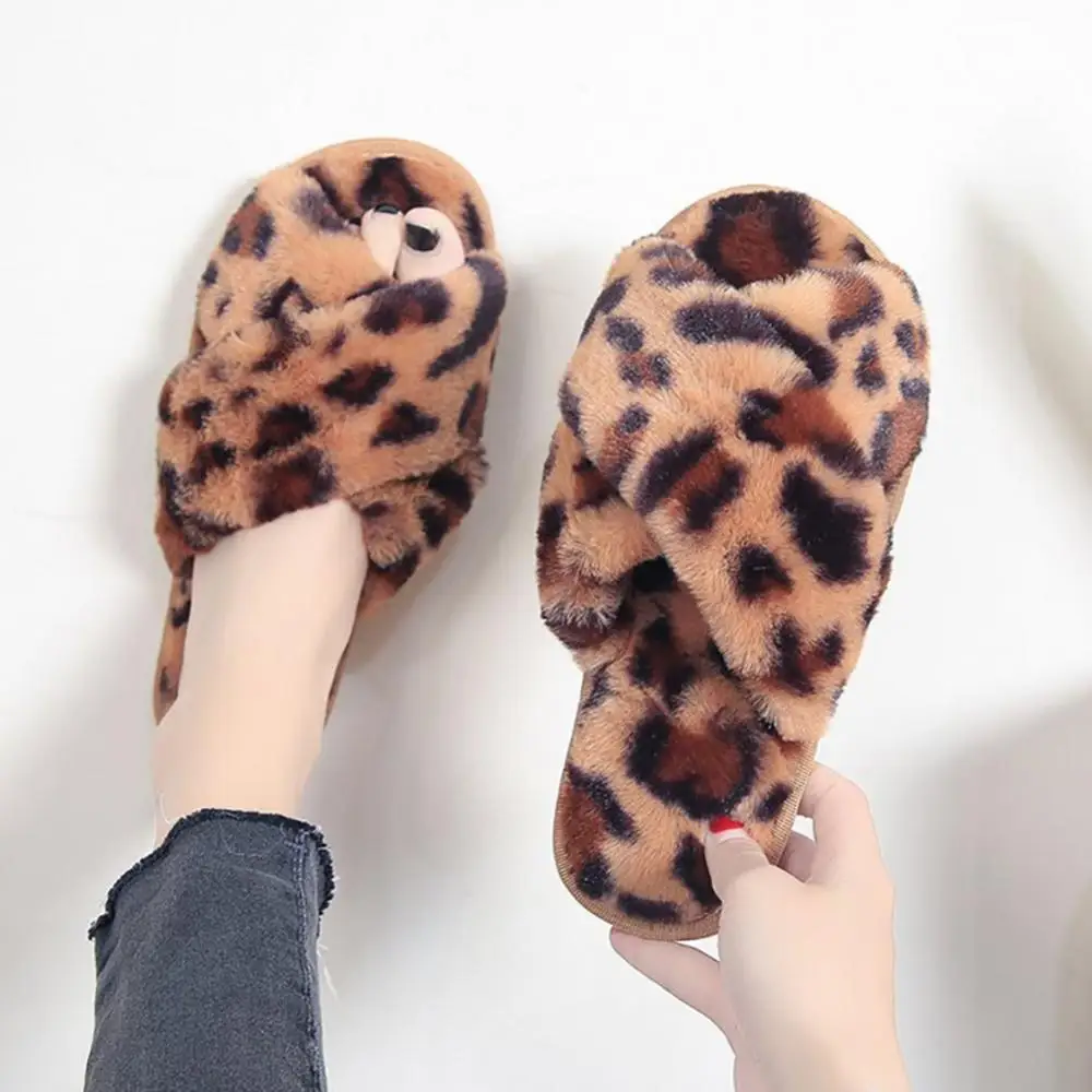 Женские мягкие плюшевые шлепанцы с леопардовым принтом и перекрестными