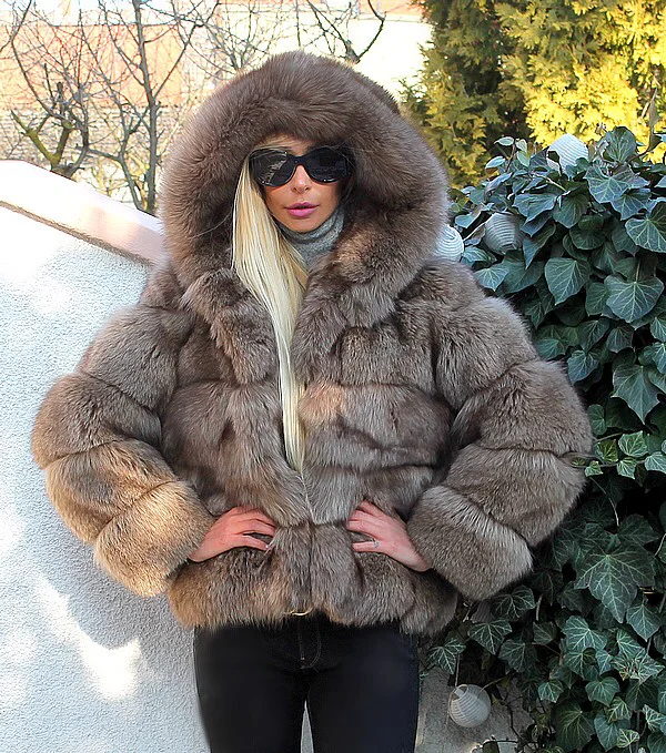 khaki New Women Real Fox Fur Hooded Winter Coats And Jackets Women's Natural Stripe Genuine Fur Outerwear - Цвет: khaki