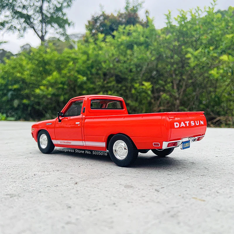 Пикап Maisto 1:24 Nissan Datsun 1973 620 красная конверсионная модель автомобиля из сплава
