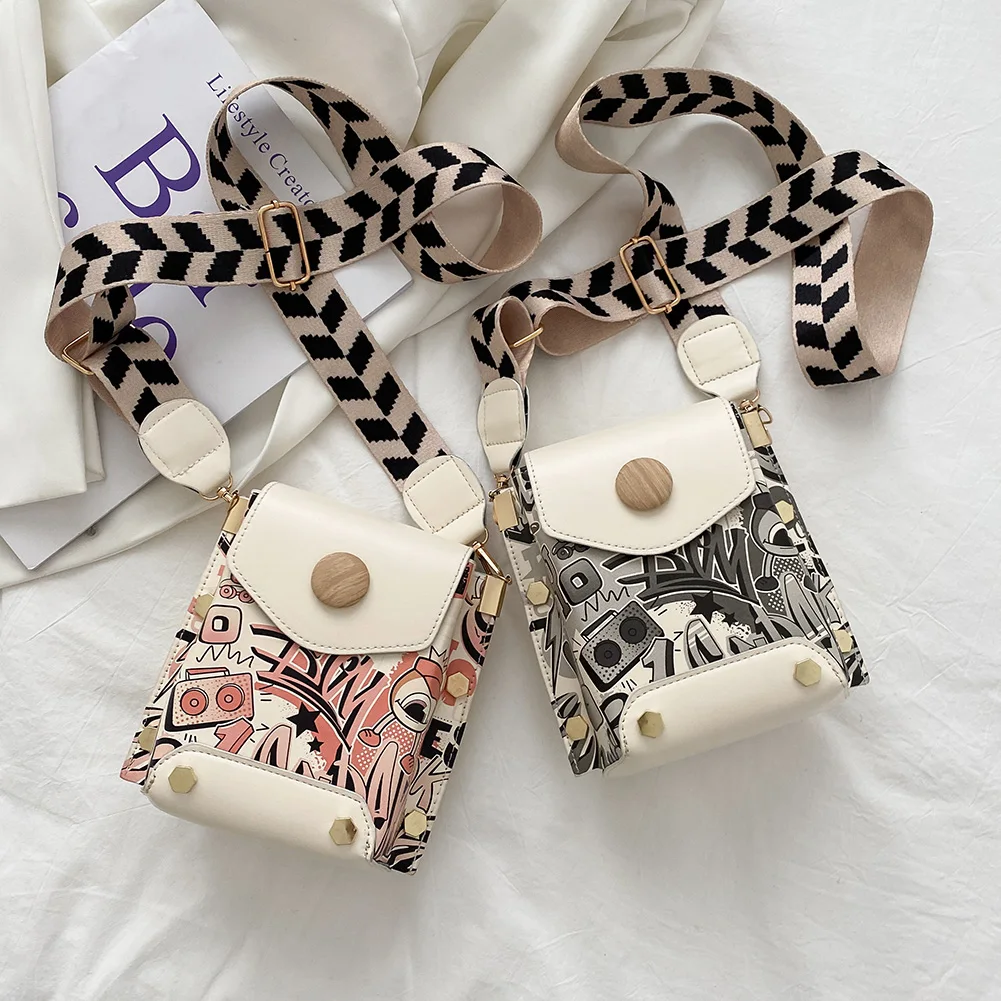 

Fashion Women Cartoon Graffiti Printing Shoulder Crossbody Bags PU Leather Messenger Bags Casual Ladies Handbags Mini Flap Purse