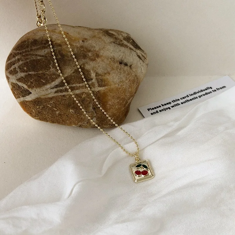 

Kpop Sweet Cherry Shaped Pendant Aesthetic Necklace Handmade Golden Alloy Clavicle Chain Fashion Dating Necklace friends jewelry