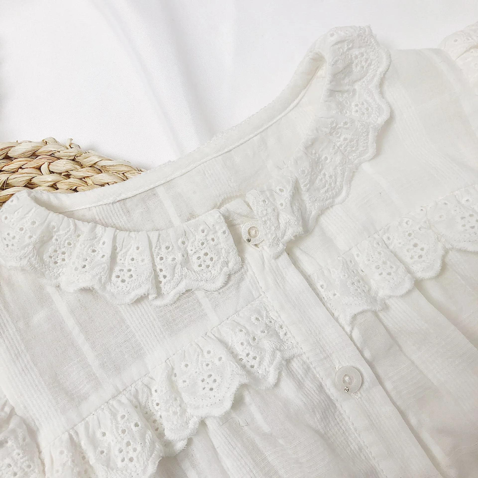 Повседневные белые кружевные рубашки с длинным рукавом для маленьких девочек