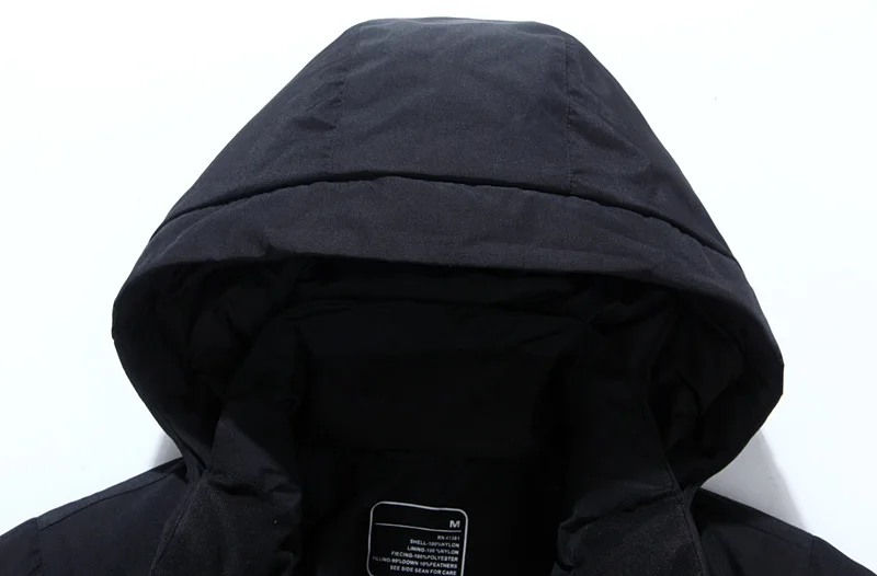 Мужская теплая куртка на утином пуху черного цвета верхняя одежда для зимы