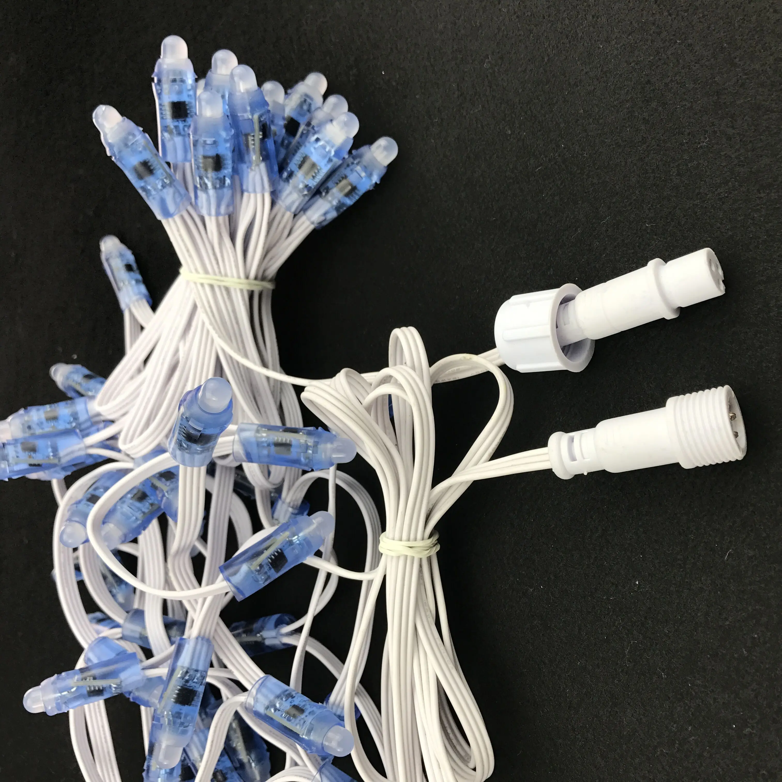 Индивидуально СВЕТОДИОДНЫЙ полноцветный Icicles string; DC12V WS2811 Светодиодный; все белый провод; IP68; 60 узлов/комплект; с 2 м xсоединительным хвостом