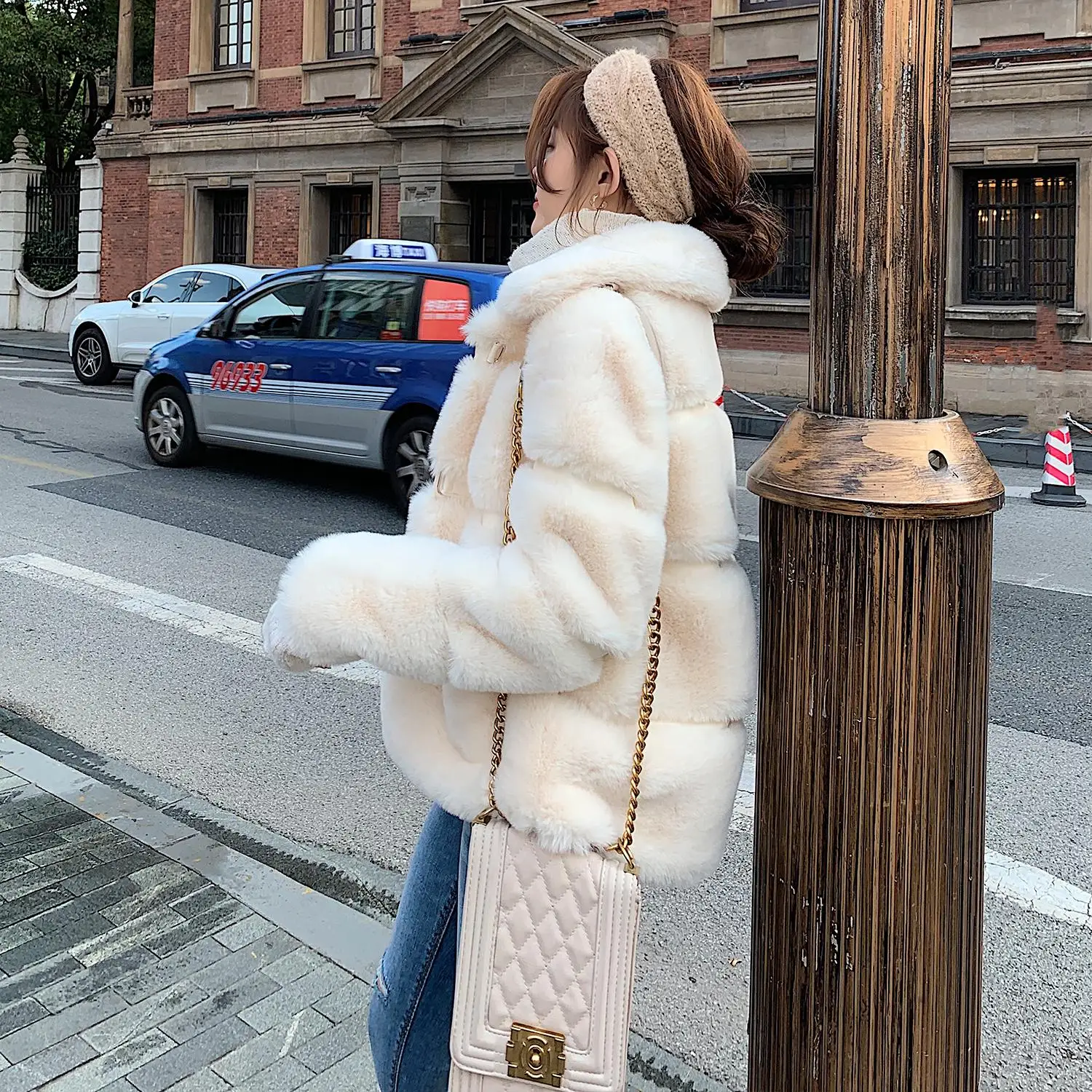 Женская зимняя меховая куртка 2019 новая однотонная приталенная Толстая Шуба из