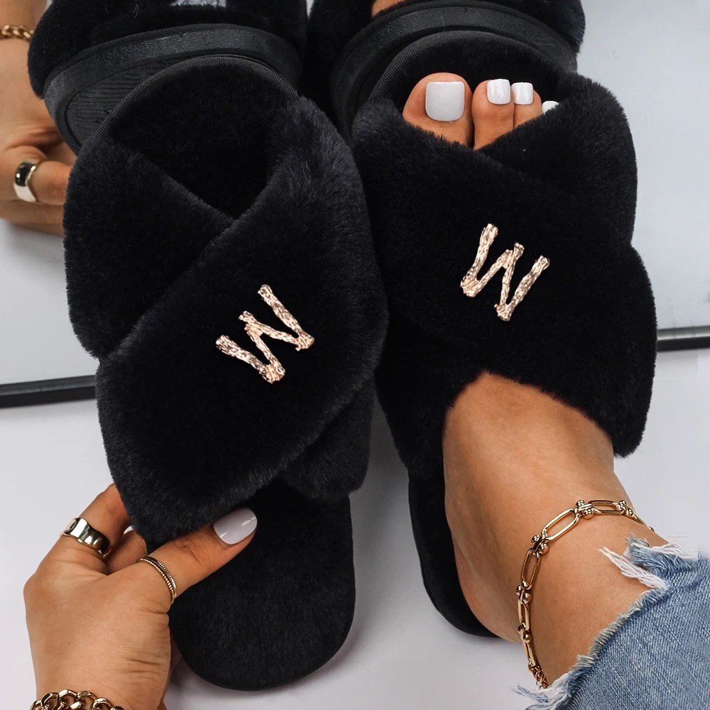 Fluffy Faux Fur Slippers for Women Stainless steel Letters W Custom Slides Flats Sandals Winter Slippers Flip Flops Luxury Shoes