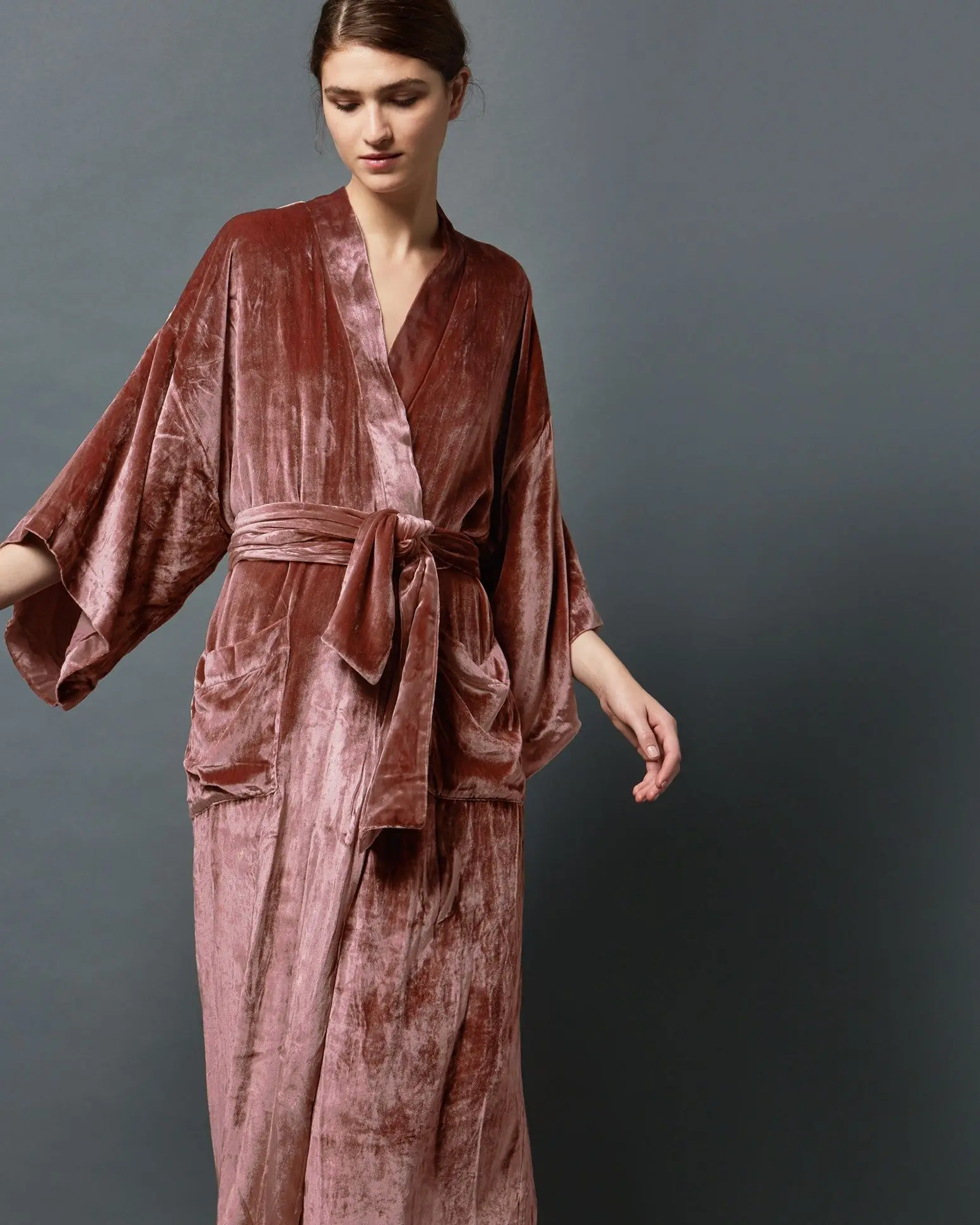 кимоно бархат. кимоно hm черное. кардиган кимоно вельвет. кимоно женское манго. кимоно из бархата.