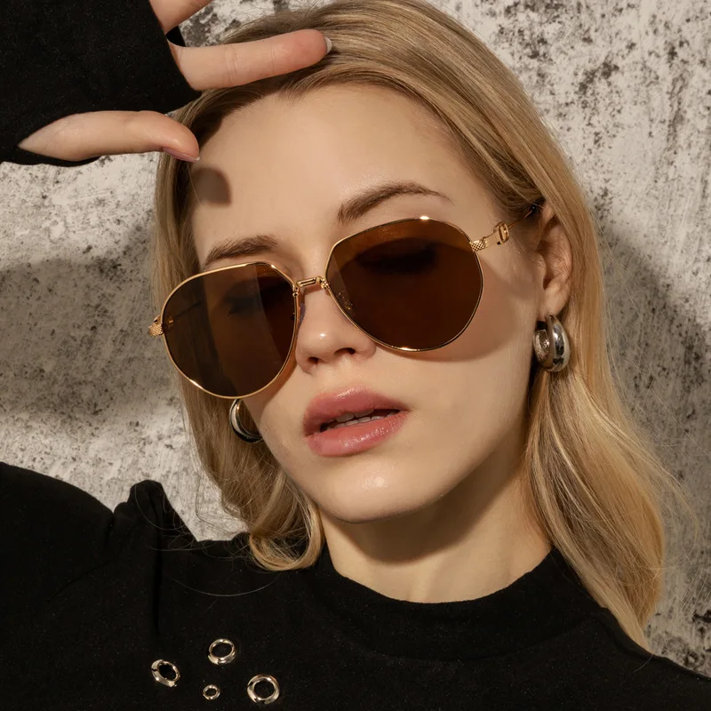 

Luxury Brand Pilot Glasses Men Driving Sunglasses Male Vintage Driver Sun Glasses Metal Hollow Women Oversized Eyeglasses Gafas