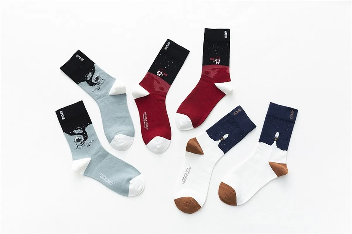 

1 pairs Unisex Couple Harajuku Funny Winter Cotton Women Socks Retro Art Revival Leaf Drama Spaceship Street Fashion Long Sock