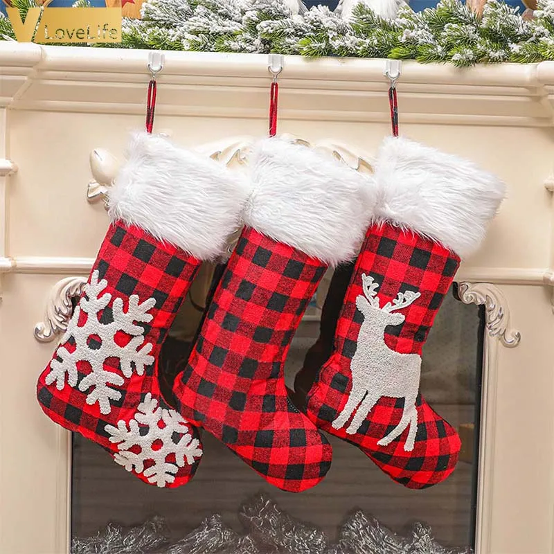 Рождественские наклейки на стену со снежинками и окошком зимние снежинки