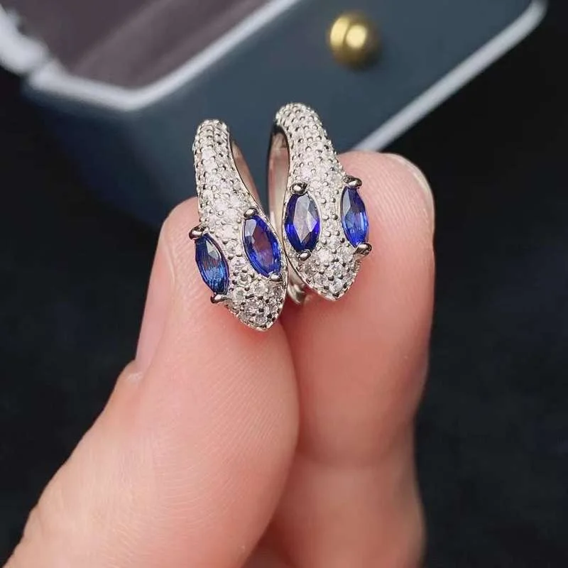 Женские серьги-гвоздики из серебра 925 пробы с вставками натурального танзанита