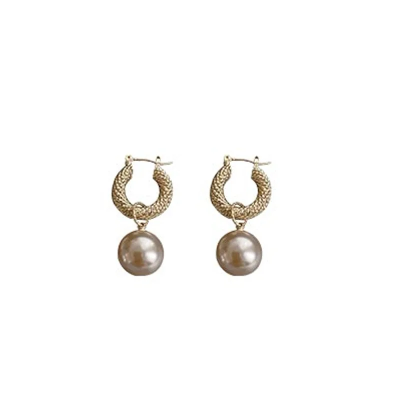 

2020 New Arrival Dominated Fashion Fine Pearl Drop Earrings Contracted Senior Geometric Metal Temperament Women Earrings Jewelry