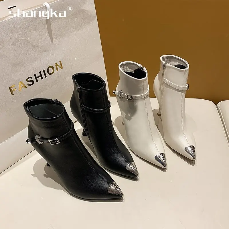 

Пикантные женские ботинки с черной пряжкой, короткие ботильоны для женщин, модная кожаная зимняя обувь на тонком высоком каблуке, женские т...