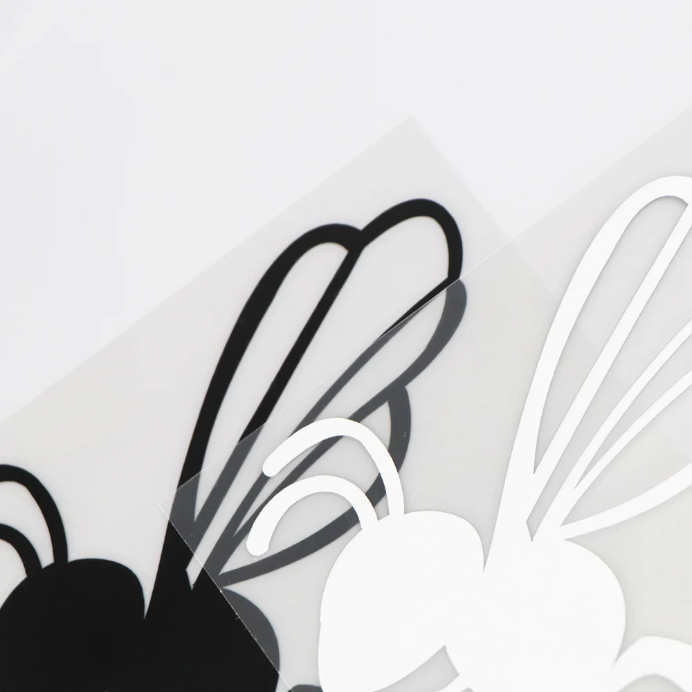 

YOJA 1112.6CM Lovely Honeybee Cartoon Animals Vinyl Decal Car Stickers Black/Silver 19C-0350