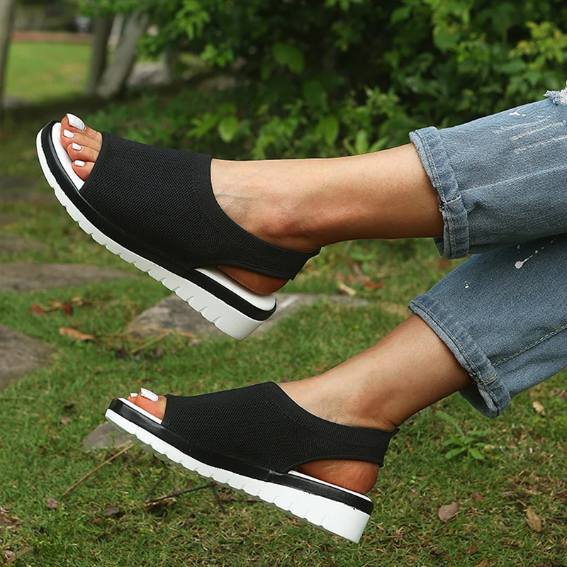 Женские босоножки на танкетке удобные сандалии плоской подошве без застежки