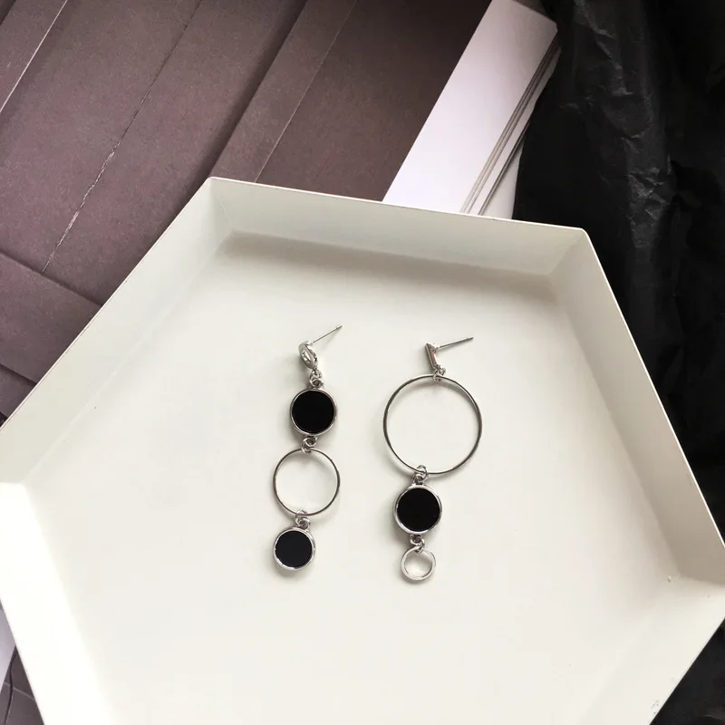 Ассиметричные круглые висячие серьги женские модные корейские темпераментные