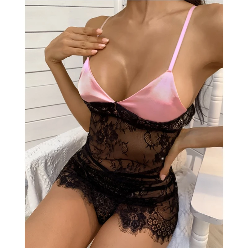 Пикантное женское экзотическое платье без рукавов на бретельках шелковое