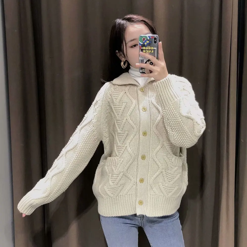 

2020 New Women Knitted Sweater Pockets Buttons Solid Long Sleeves Turn-Down Collar Sweater Female Fashion Casual Women Clothes