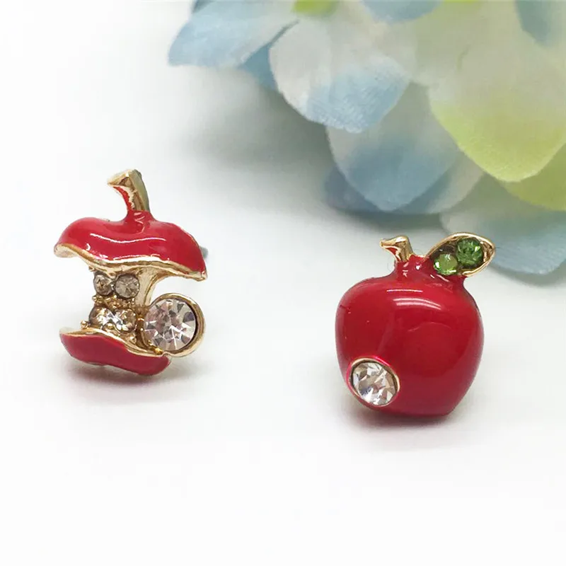 Серьги-гвоздики асимметричные красного и зеленого цвета 1 пара | Украшения