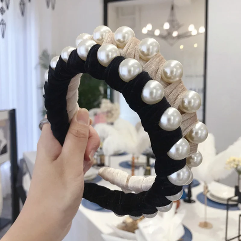 Женская бархатная широкая повязка на голову элегантная бутиковая с жемчужинами