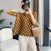 2021 spring and autumn new womens round neck three quarter sleeve top miyak fold large size short all match loose print t shirt