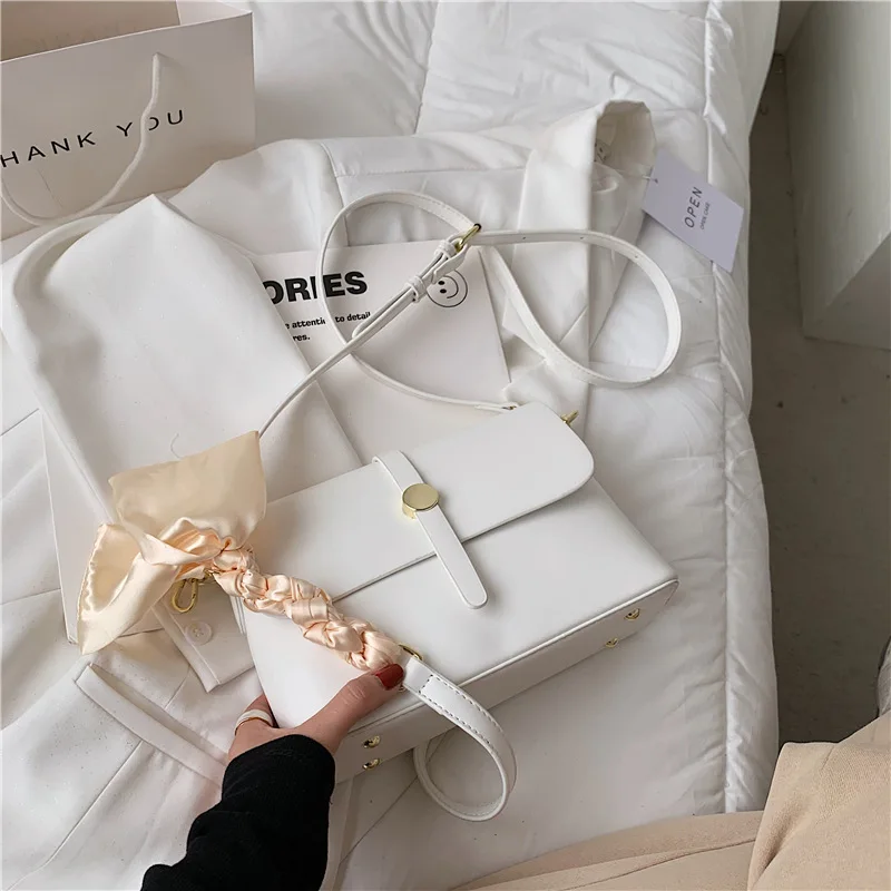 

Womens Handbags Summer Simple Small Fresh 2021 New Fashion Red Messenger Leisure Shoulder Bucket Women's Bag Purses