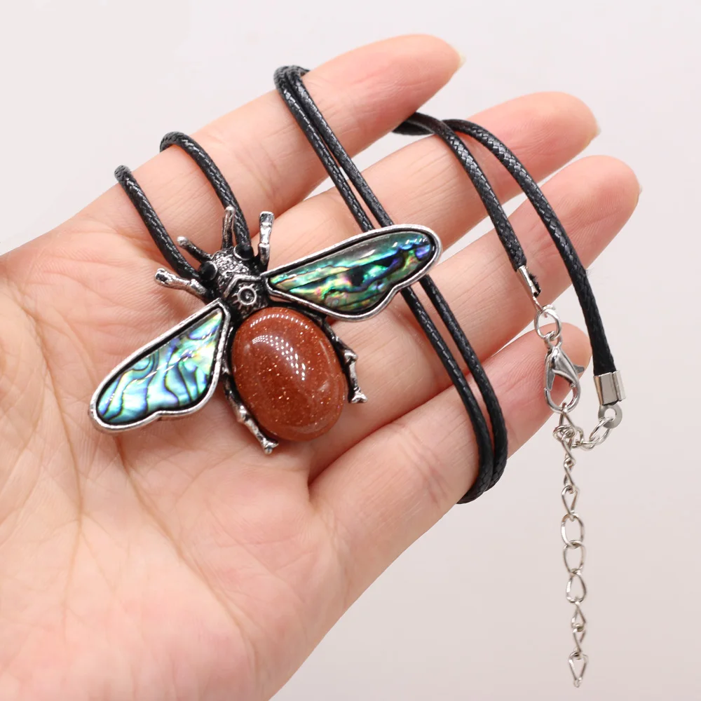 

Natural Stone Agates Crystal 37x35mm Insects Shape Tiger Eye Blue Sand Necklace Pendant for Women Jewelry Gift Length 55cm