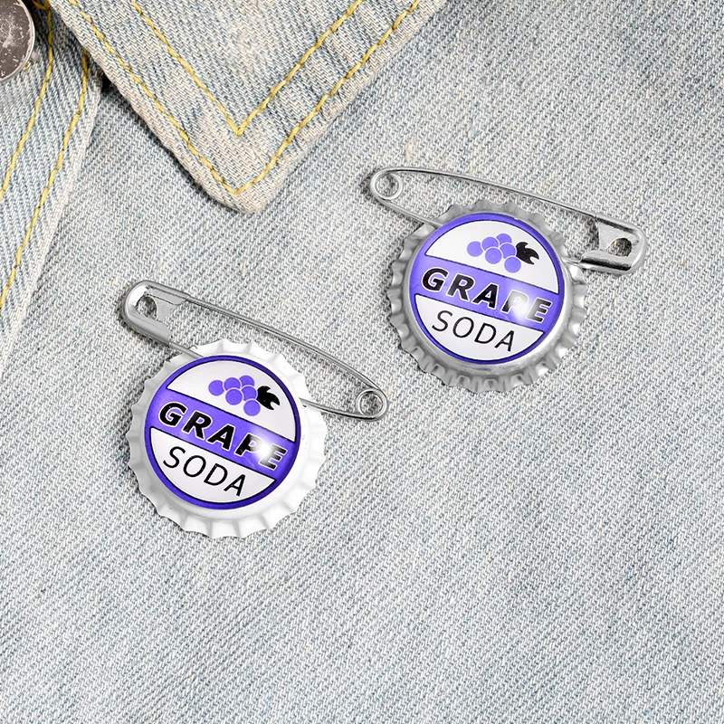 Personality Grape Soda Bottle Cap Alloy Brooch Pins White and Sliver-Plated Badge Denim Shirt Lapel Pin jewelry Accessories Gift images - 6