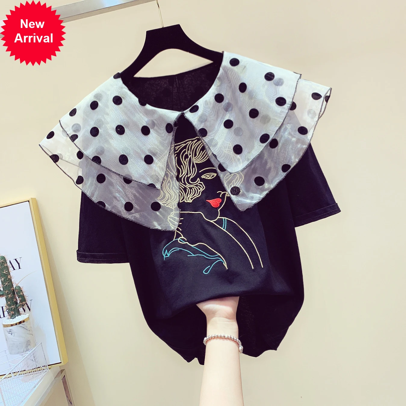 

Футболка женская в Корейском стиле, свободная рубашка с вышивкой и кукольным воротником в горошек, милый топ для девушек, на лето