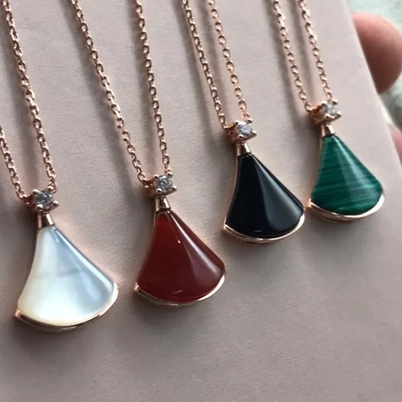 

Fashion Jewelry Women Necklace Brazil Fiery Necklace Original Brand Skirt Diamond Clavicle Chain Ladies Couple Gift