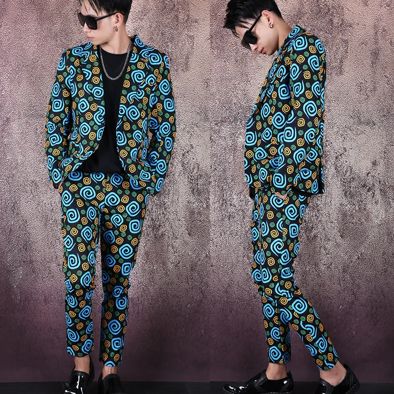 

New Male Nightclub Singer Stage Show Costume Trendy Print Suit Jacket Pencil Pants Suit Street Wear DJ GoGo Dancer Outfits 1879