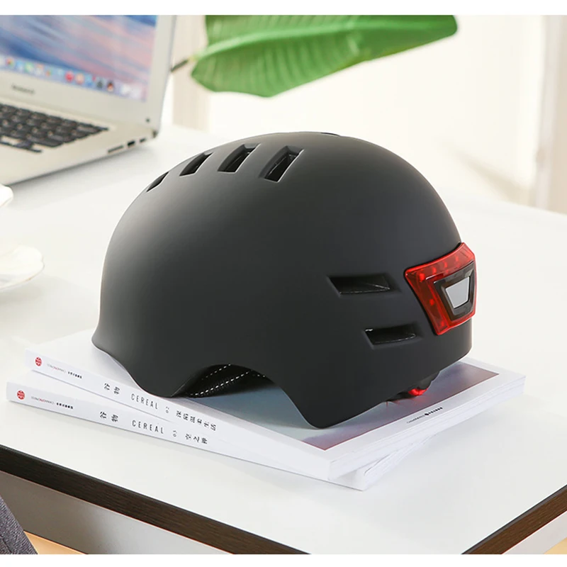 Велосипедный шлем Casco светоотражающий со встроенной светодиодной подсветкой из