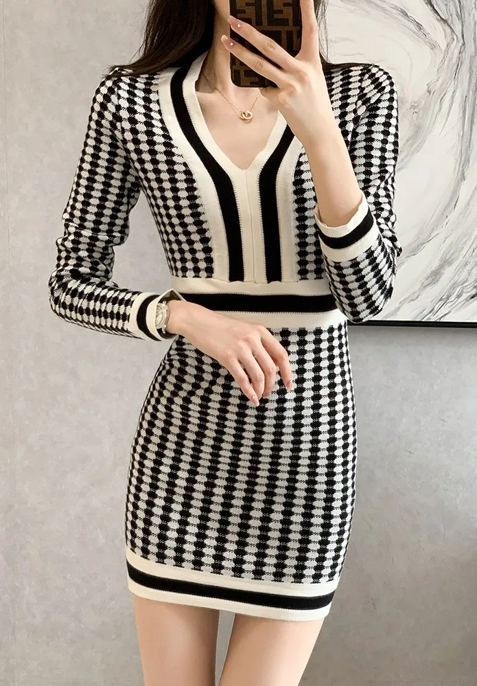 Женское трикотажное мини-платье в клетку эластичное облегающее платье-карандаш
