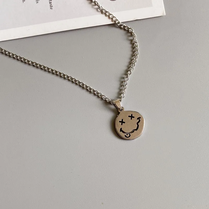

Ожерелье с подвеской «смайлик» для мужчин и женщин, ожерелье с фигуркой цепи, ювелирное изделие для девушек, серебристого цвета, трендовые о...
