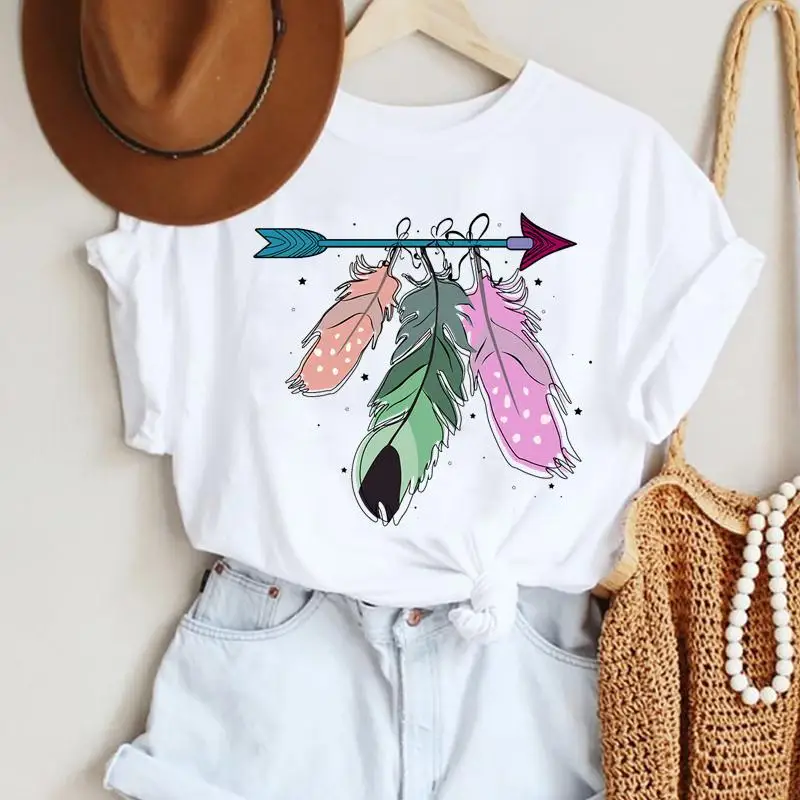 

Женская футболка с принтом перьев и акварелью, с коротким рукавом и круглым вырезом