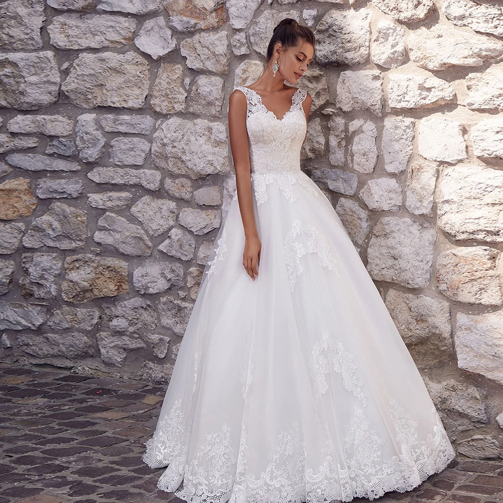 

A-line V Neck Sleeveless Lace Appliques Bridal Dresses Floor Length Customized Robes De Mariee Princess Summer 2021