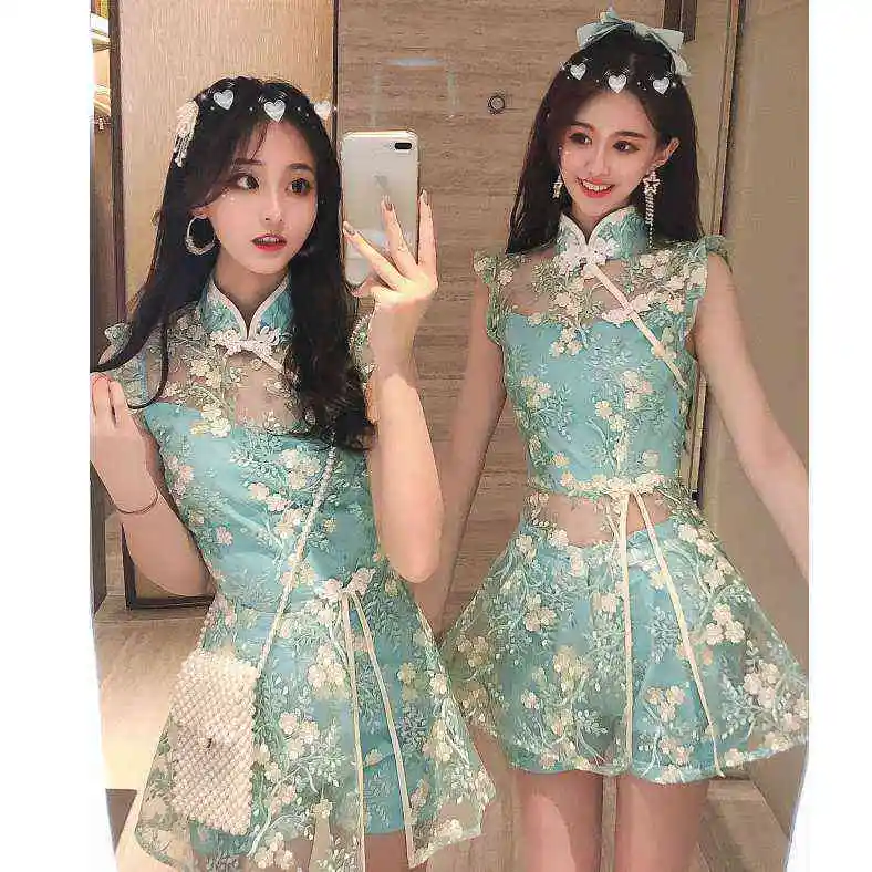 

2020 new summer net red show thin shorts cheongsam embroidered lace two piece set retro sexy foreign style suit
