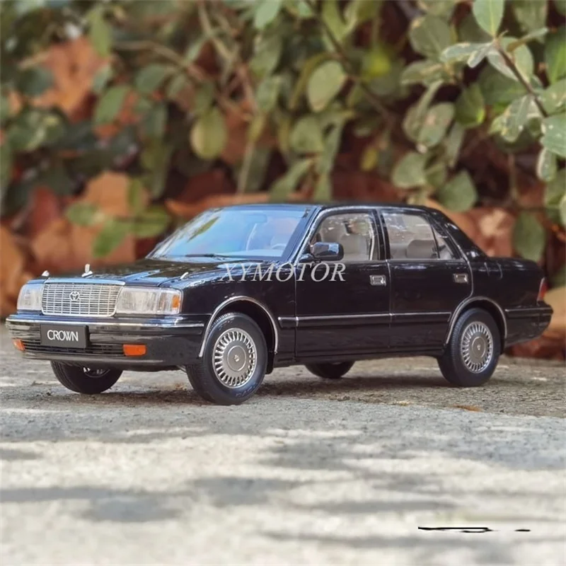 

Kengfai NZG 1:18 для Toyota CROWN 155 десятое поколение 1995-1999 JZS155 литые модели автомобилей для мальчиков девочек Подарки для детей черная/белая коллекция