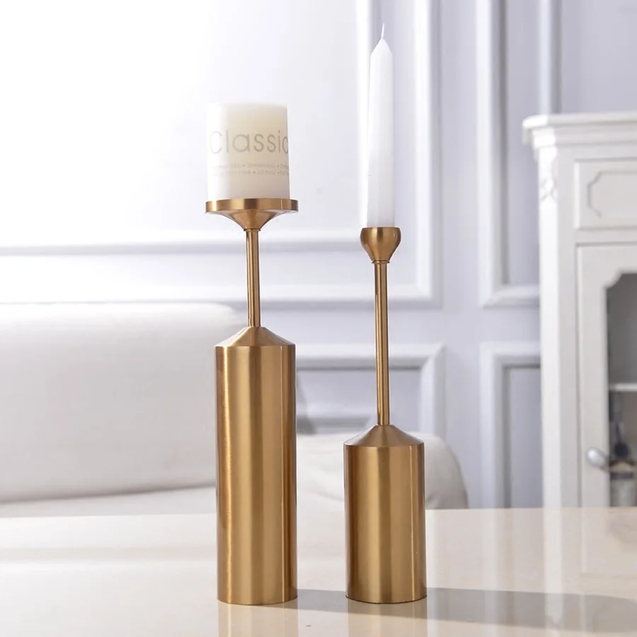 Золотистый металлический подсвечник в скандинавском стиле современный