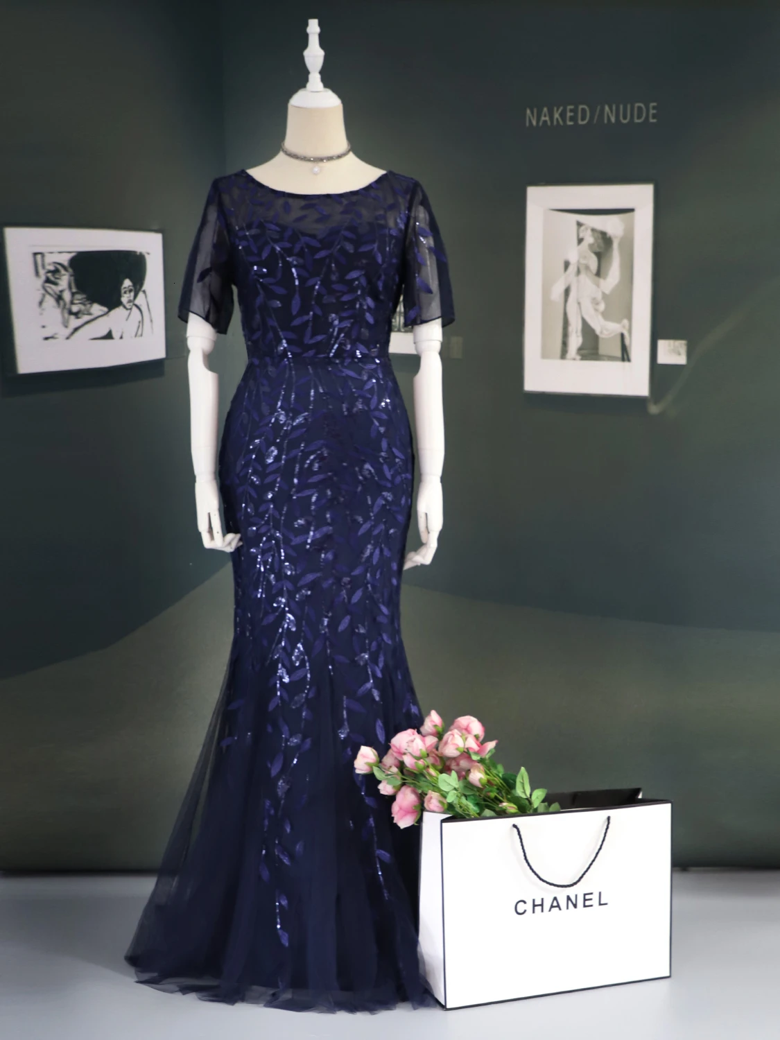 Длинное вечернее платье Русалочки элегантное золотистое с круглым вырезом и