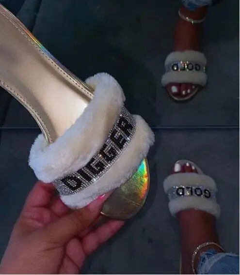 Подвешиваемый без гвоздей 2019 новые модные тенденции пляжные сандалии Женские